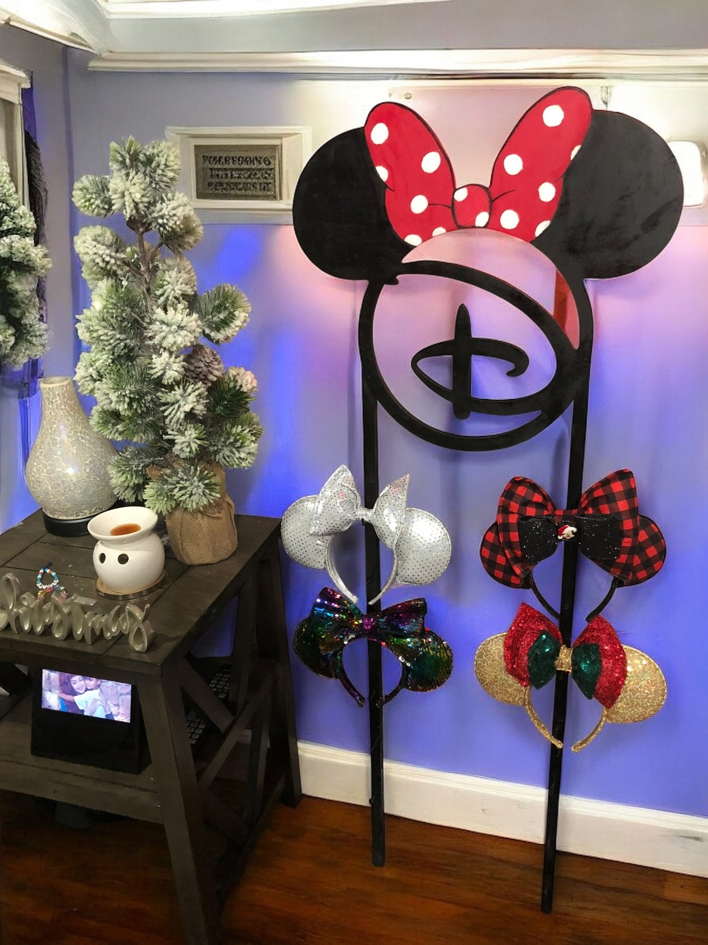 Minnie Mouse Headband or Jewelry Display with Battery and remote operated multicolor LED lights, Disney theme