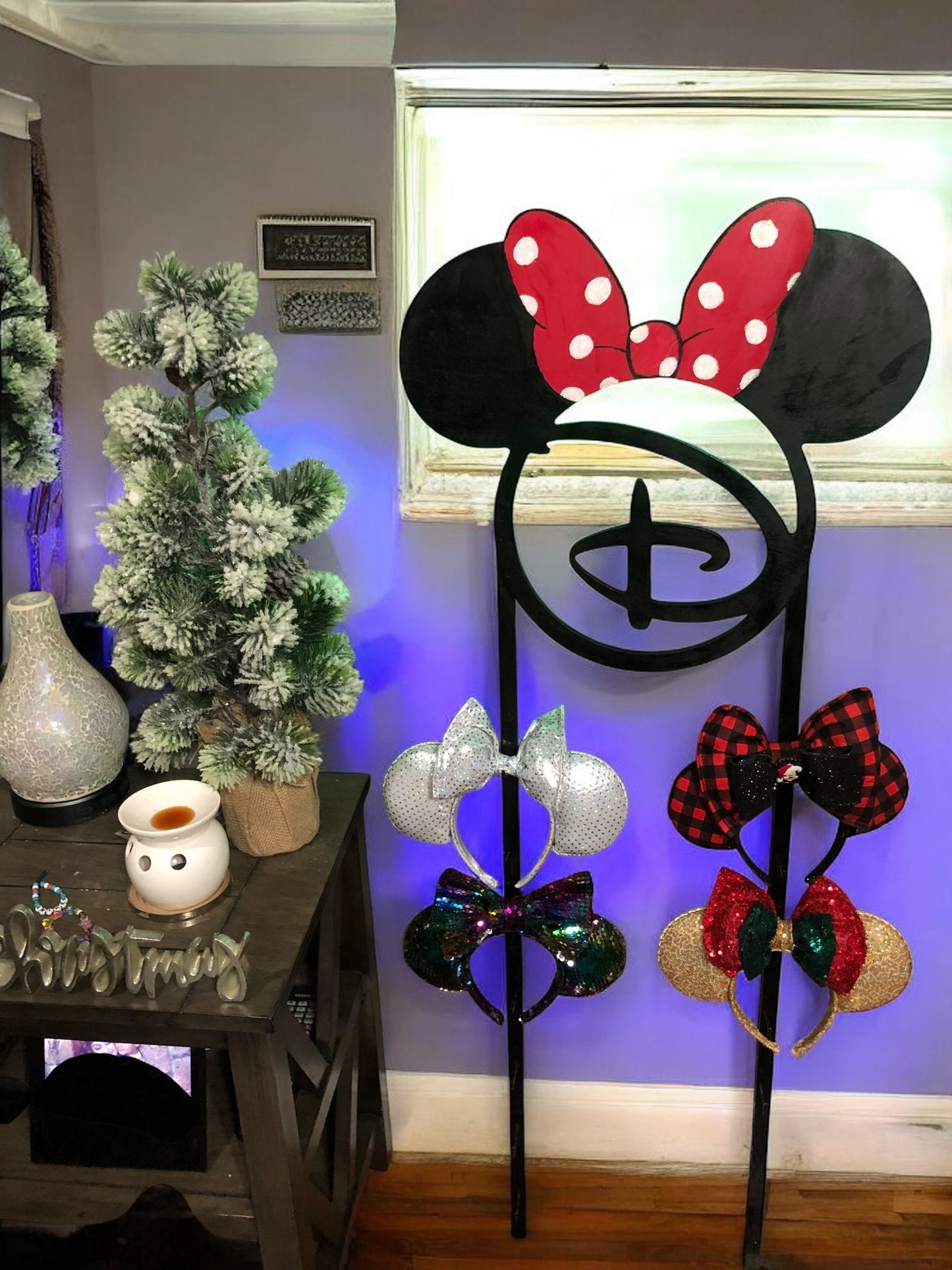 Minnie Mouse Headband or Jewelry Display with Battery and remote operated multicolor LED lights, Disney theme